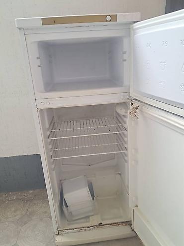 poco c 40: Холодильник Indesit, двухкамерный, верхняя морозильная камера — 2