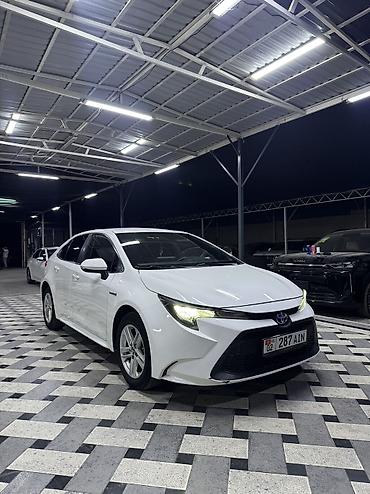 sonata d8: Toyota Corolla: 2022 г., 1.8 л, Вариатор, Гибрид, Седан — 1