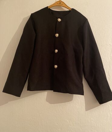 черные мужские свитера: Жакет в стиле шанель 
Размер:44
Токмок