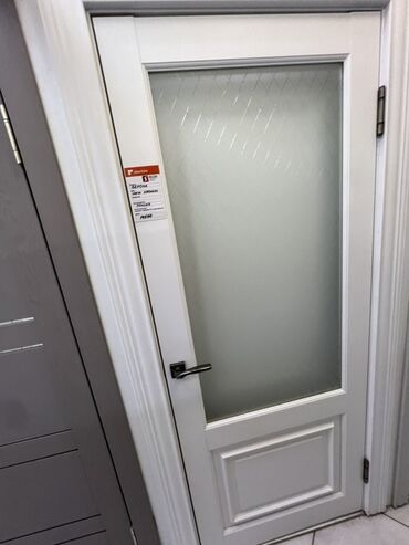 междукомнатный двер: Doors with glass