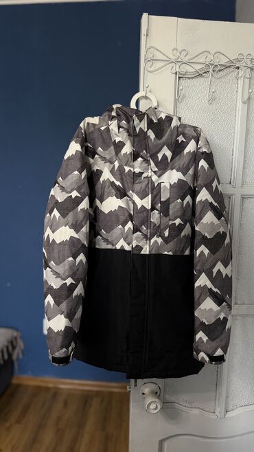 игрушки для мальчиков 8 10 лет: Продаются 2 куртки отличное качество мальчик 11-12 лет 
за 1500 сом
