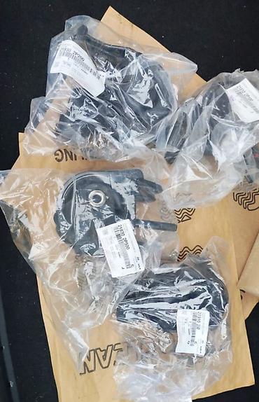 Motor yastıqları: Hyundai Santafe komplekt motor paduşqaları — 1