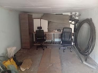 Qaraj satılır: 24 kv. m, 4 * 6 * 3 Daş, Metal — 3