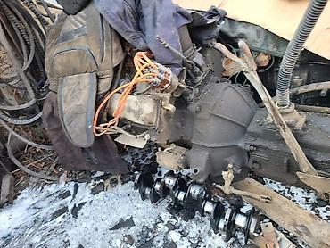 Двигатели, моторы и ГБЦ: Продаю зил запчасть есть всё стартер генератор — 18