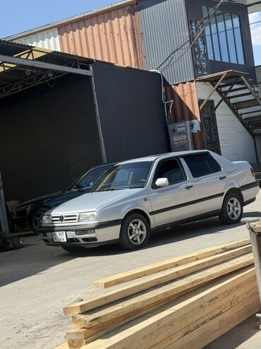 Volkswagen: Volkswagen Vento: 1995 г., 1.6 л, Механика, Бензин, Седан — 6
