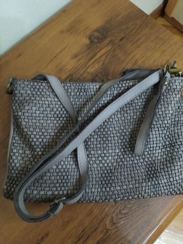 кожанный сумка: Шикарная итальянская кожаная сумка,кожа супер мягкая, размер отличный
