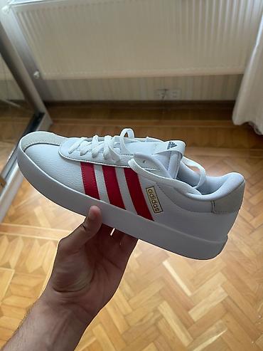 43 razmer original Adidas. Amerikadan getirilib yenidir istifade lalafo.az -da 43 razmer original Adidas. Amerikadan getirilib yenidir istifade
