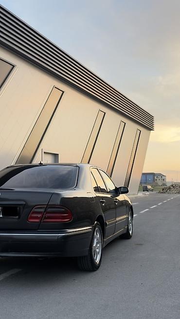 s klass guzgu: Mercedes-Benz E 220: 2.2 l | 2000 il Sedan — 3