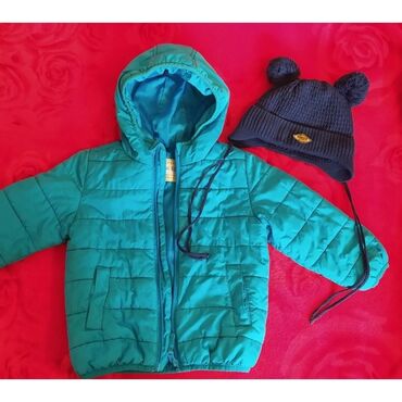 детская осенняя курточка: Курточка деми,легкая,мягкая.Б/у,в отличном состоянии.Цвет