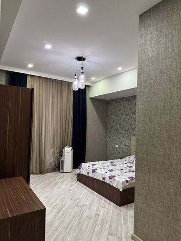 Günlük kirayə mənzillər: 3 otaqlı, Nizami r. r-nu — 3