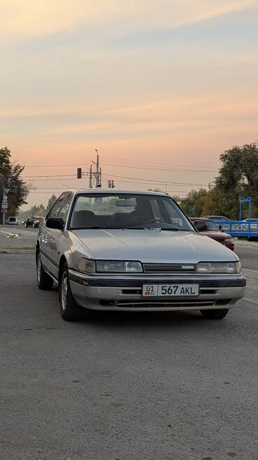 Mazda: Mazda 626: 1990 г., 2 л, Механика, Бензин, Седан