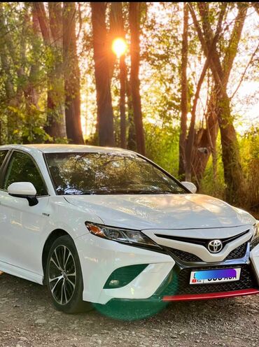 срочно продаю тойота: Toyota Camry: 2019 г., 2.5 л, Типтроник, Гибрид, Седан