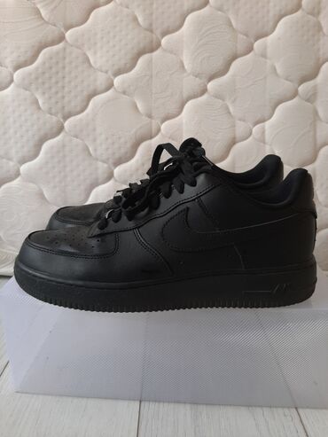button куртки бишкек: Кроссовки Nike Air Force 1, полностью чёрные (Triple Black). -