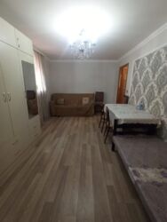 yahya huseynov kucesi: Insaatcilar metrosunun yaninda 5/3 2 otagli esyali menzil kiraye