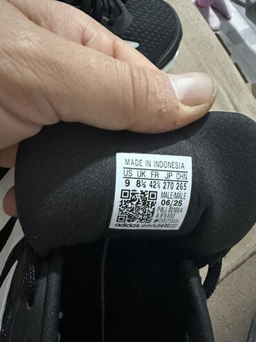 Krasofkalar və idman ayaqqabıları: Saytda 70 dollardan 39 dollara dushub endirimdedir hal hazirda — 1