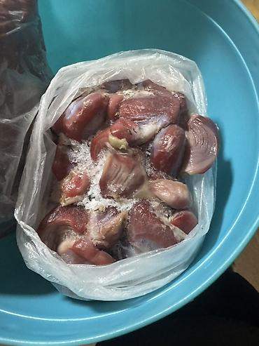 ножки коровы: Куриные потрошки (ассортимент) Доступные позиции: - Лапки - Головы - — 4