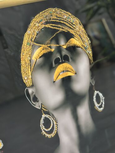 Şəkillər, tablolar: Üzəri epoksid boya ilə örtülmüş, canlı və parlaq görünüşə sahib olan — 18