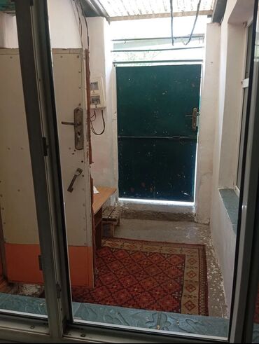 дом на обмен квартиры: 49 м², 2 комнаты, Подвал, погреб, Забор, огорожен