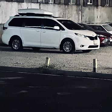 Toyota Sienna: 2011 г., 3.5 л, Автомат at lalafo.kg Toyota Sienna: 2011 г., 3.5 л, Автомат