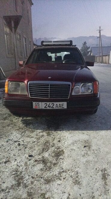 Mercedes-Benz: Mercedes-Benz 220: 1993 г., 2.2 л, Механика, Газ, Универсал