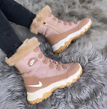 aksice ugg: Nike čizmice crne bele roze NOVO Novo Brojevi 36 do 41 fb Moja — 10