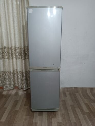 переносной холодильник: Холодильник Samsung, Б/у, Двухкамерный, De frost (капельный), 165 *