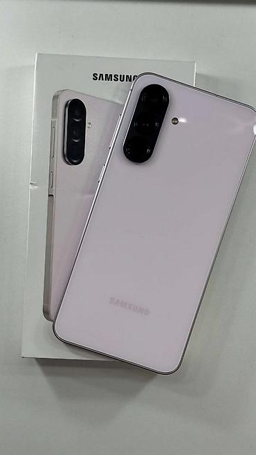 apple wach: Смартфон Samsung (серия A/F, актуальный дизайн 2023–2024), цвет — 1
