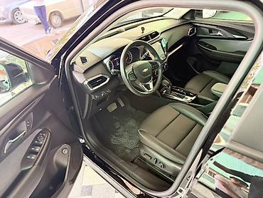 бюджетные авто: Chevrolet Trailblazer: 2022 г., 1.3 л, Автомат, Бензин, Кроссовер — 6