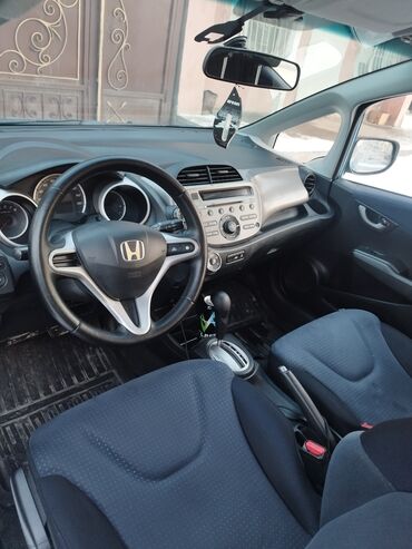 авто последующие выкупом: Honda Jazz: 2009 г., 1.3 л, Вариатор, Бензин, Хэтчбэк