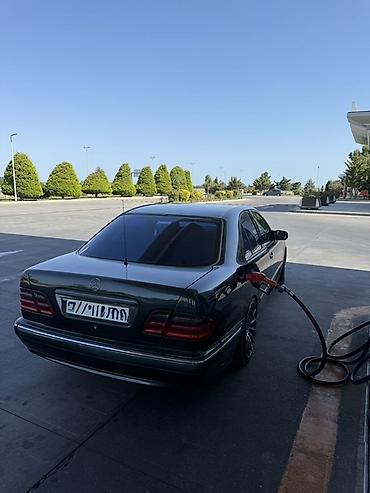 111 mətin: Mercedes-Benz E-Class: 2.4 l | 2000 il Sedan — 7
