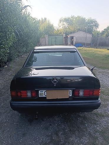 paneli: Mercedes-Benz 190: 0.2 l | 1990 il Sedan — 4