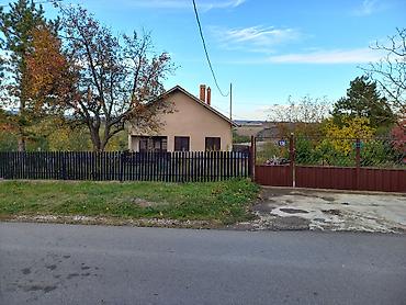 Kuće na prodaju: Продаю дом площадью 80 квадратных метров и земельный участок площадью — 1