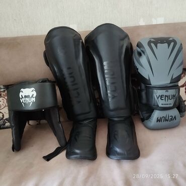 İdman dəstləri: Venum dəst. Təzə kimidi az işlənib səliqəli işlənib. Əlcək-30m, Fut 40 — 6