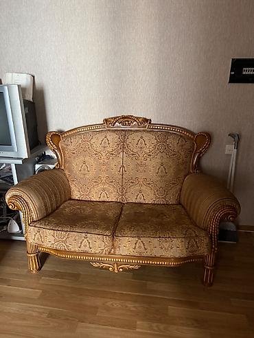 islenmis divan kreslo satilir: Islenmis divab ve 2 kreslo, yaxsu veziyyetdediler — 2
