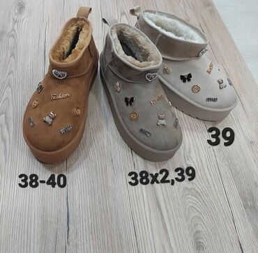 cizme 36 broj: Ugg mini čizme, bоја - Crna, 40