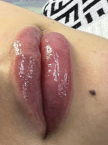 Косметика: Процедура перманентного макияжа губ позволяет придать губам желаемый — 71