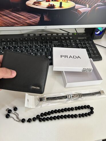 8 marta hədiyyələr: Prada - 30azn ( təbii dəri ) 📌Aclass Təsbeh və qolbaq hədiyyə 🫠 Hər