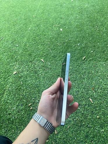 kamera çəkən: Samsung Galaxy S24+, rəng - Ağ — 3