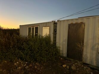 контейнер 12 метров: Продам контейнер 20т не обшитый состояние отличное с боку окна и дверь