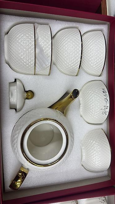 Наборы посуды: Чайные наборы из тонкого фарфора в подарочных боксах. Варианты: - — 1