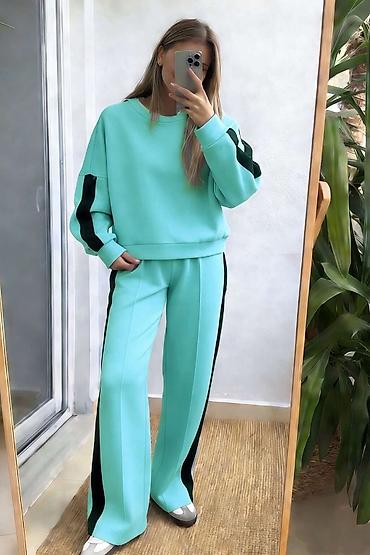 Gornji i donji deo: Komplet trenerka
Nov model
Cena : 3.900 dinara — 4