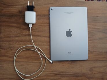 Другие планшеты: Apple iPad planşet model A1566 - Touch ID düyməli 9.7 düym ekran -