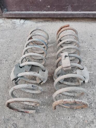 Auto delovi: Zadnje opruge za Ladu 2121,21213,21214 Niva br.4. Očuvano, skinuto — 10