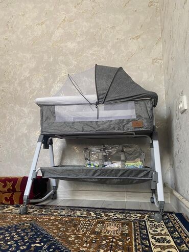 детская кроватка ikea: Балдар үчүн кошумча коюлган керебет, Дөңгөлөктүү, түсү - Боз