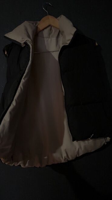 Köynək və bluzalar: Ağ rəngli qadın köynəkləri – 2 ədəd qisa olan butikden 59 azn alinin — 9