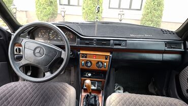 Mercedes-Benz: Mercedes-Benz 220: 1993 г., 2.2 л, Механика, Бензиновая, Седан — 8