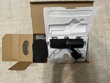 Студийные микрофоны: Микрофон - Shure SM7B и Кронштейн для микрофона - BOYA BY-BA30. Цена — 2