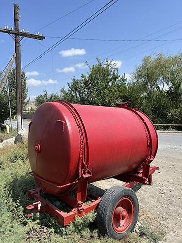 baklar və çənlər: 2,5 ton tutum həcmi var. İç hissəsi termosdur, 6,7 ay suyu təmiz — 2