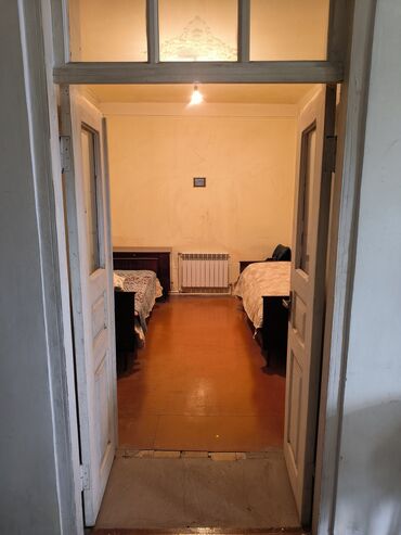 Həyət evi alıram: 9 kv. m, 6 otaqlı, Qaz, İşıq, Su — 25