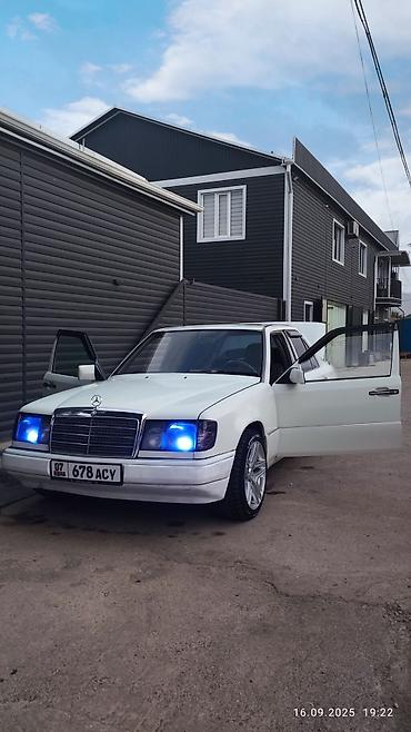 70 сом: Mercedes-Benz E-Class: 1990 г., 2.3 л, Кол менен иштөөчү, Бензин, Седан — 1